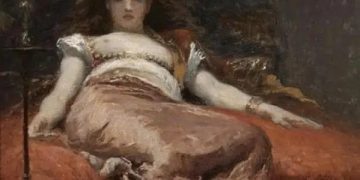 Woman sees own reflection on TV screen during Netflix pause.