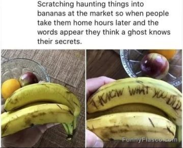 Banana with haunting message creates spooky prank at the market.