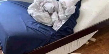 Broken bed after first in-person meeting from texting.