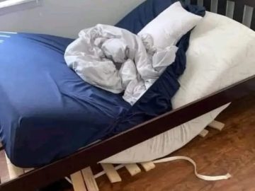 Broken bed after first in-person meeting from texting.